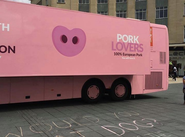 פעילים הביאו לביטול קמפיין של בשר חזיר