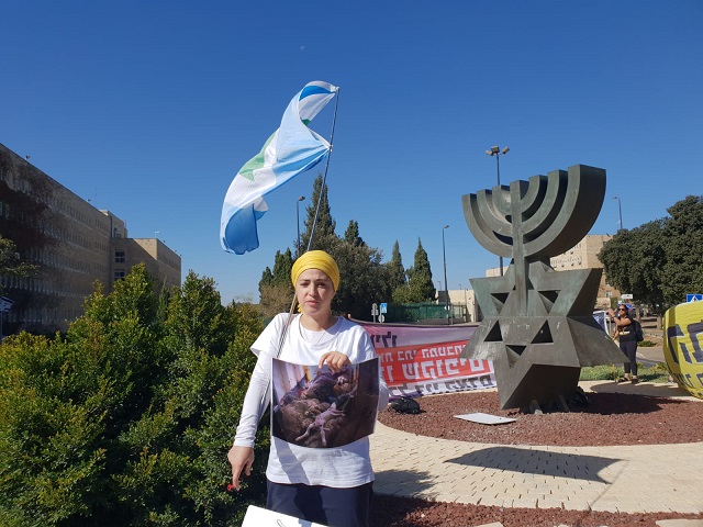 מול משכן הכנסת: הפגנת תמיכה בהצעת החוק להפסקת המשלוחים החיים